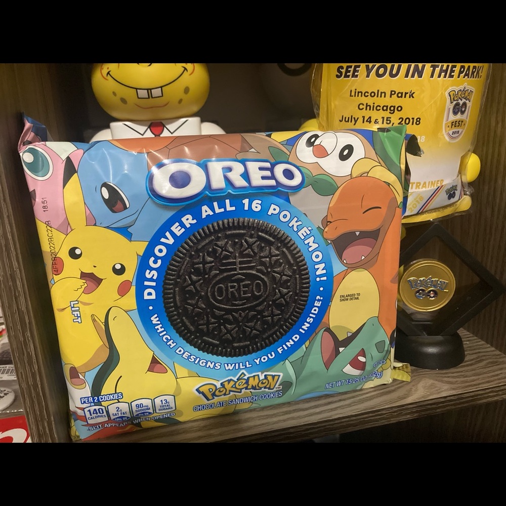 Oreo Pokémon Collectible Cookies Sealed!